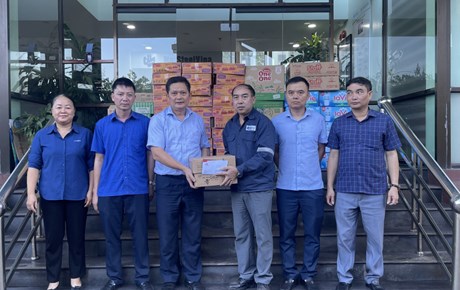 Công đoàn Tổng công ty Thép Việt Nam: Khẩn trương, tích cực cứu trợ người lao động khắc phục hậu quả bão số 10, 11
