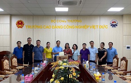 Công đoàn Công Thương Việt Nam tới Thái Nguyên thăm hỏi các đơn vị, đoàn viên, người lao động khắc phục hậu quả mưa lũ