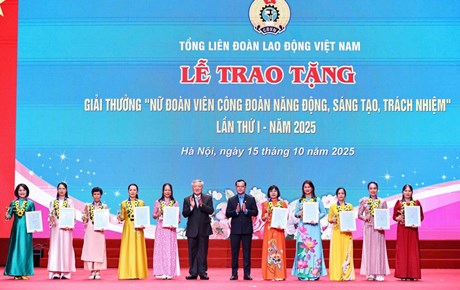 Khát vọng tỏa sáng của phụ nữ Việt Nam ở hai phương diện gia đình và xã hội
