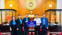 Công đoàn Công Thương Việt Nam trao 1,57 tỷ đồng ủng hộ đồng bào miền Trung, Tây Nguyên bị lũ lụt