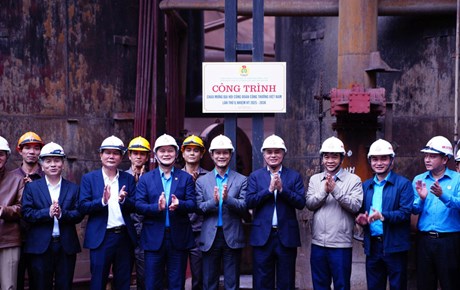 Công đoàn Công Thương Việt Nam dự lễ gắn biển công trình tại Gang thép Thái Nguyên