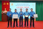 Trao 45 suất quà cho người lao động Phân bón Miền Nam nhân Tháng Công nhân