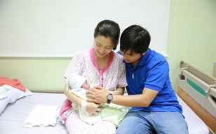Từ 1/7, thời gian nghỉ thai sản cho lao động nam khi vợ sinh con là bao nhiêu ngày?
