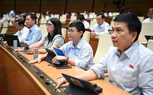 Quốc hội chính thức chốt mức hưởng, thời gian hưởng trợ cấp thất nghiệp