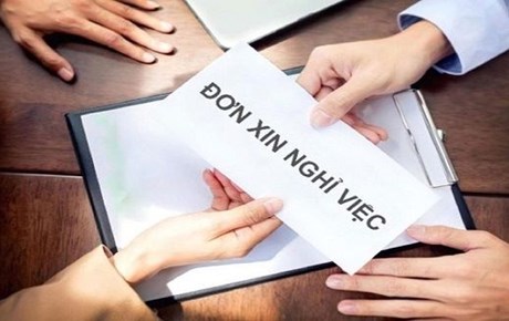 Công chức tự nguyện xin nghỉ hoặc bị cho thôi việc được hưởng chế độ, chính sách nào?