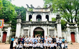 Công đoàn Công ty Apatit Việt Nam tổ chức gặp mặt tuyên dương, khen thưởng các cháu học  sinh tiêu biểu năm học 2024-2025