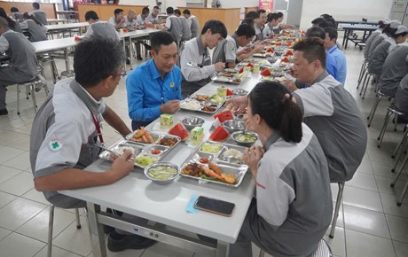 Bữa cơm Công đoàn tại Công ty TNHH Astemo Hà Nội 