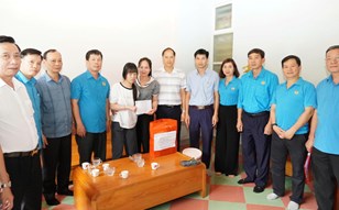 Công đoàn Công nghiệp Hóa chất Việt Nam triển khai hoạt động chăm lo Tết cho người lao động