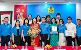 Công bố Quyết định Thành lập Công đoàn Công ty Cổ phần Văn hóa và Giáo dục Tân Việt 