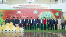 Đoàn Công tác của Tổng Liên đoàn Lao động Việt Nam và Công đoàn Công Thương Việt Nam tới thăm và làm việc tại Công ty CP Thiếu niên Nhựa Tiền Phong 