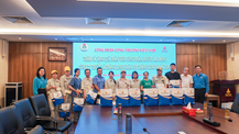 Công đoàn Công Thương Việt Nam thăm, làm việc và trao quà cho đoàn viên, người lao động tại Công ty Thuốc lá Thăng Long