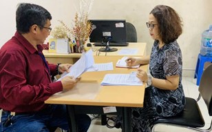 Hết hạn hợp đồng vẫn tiếp tục làm việc: Công ty đơn phương chấm dứt với người lao động có đúng luật?