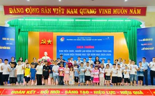 Biểu dương thành tích học tập của con đoàn viê, viên chức, người lao động năm học 2025 - 2026