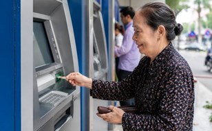 Từ 1-7, lương hưu, trợ cấp tăng 8%: Lịch chi trả ra sao?