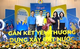 Phía sau người cán bộ công đoàn tận tụy là một mái ấm bình yên