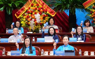 Tổng LĐLĐ Việt Nam đề xuất giải pháp phát triển lực lượng lao động nữ chất lượng cao