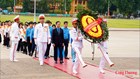 Công đoàn Công Thương báo công, dâng hoa viếng lăng Chủ tịch Hồ Chí Minh