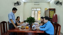 CĐCT Thanh Hoá tổ chức kiểm tra việc chấp hành Điều lệ Công đoàn và công tác tài chính tại Công đoàn Công ty TNHH may Kim Anh