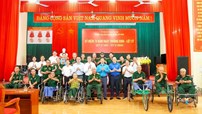 Tập đoàn Hóa chất Việt Nam thăm, tặng quà nhân ngày 27/7
