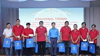 Công đoàn Công Thương Việt Nam: Trao hỗ trợ tới tận tay người lao động